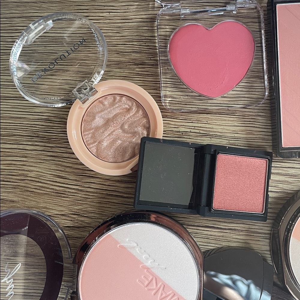 Blush and highlighters bundle - Picture 5 of 7